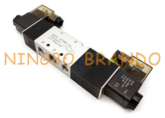 Tipo válvula de Airtac de control de posición central de cierre de aire de la manera de 4V330C-10 5/3